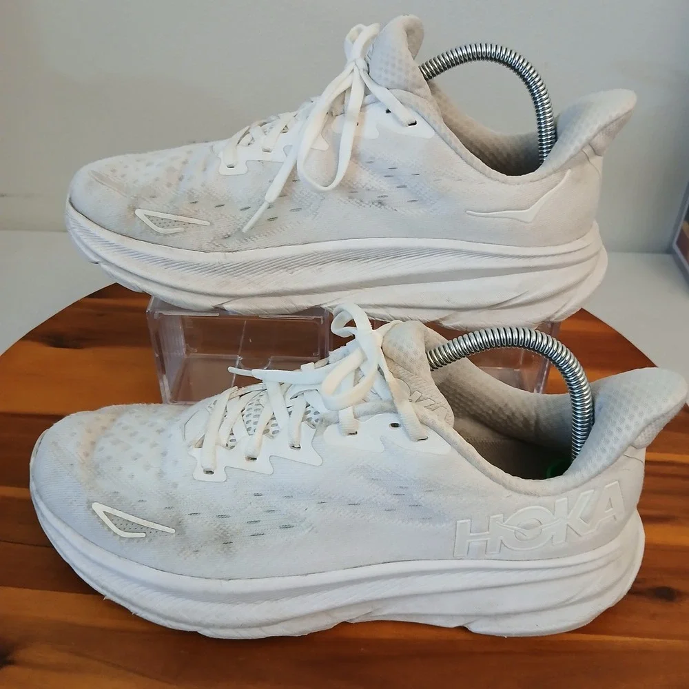 Hoka One One Clifton 9 Womens 9.5 White Road Running Shoes Sneakers 1127896